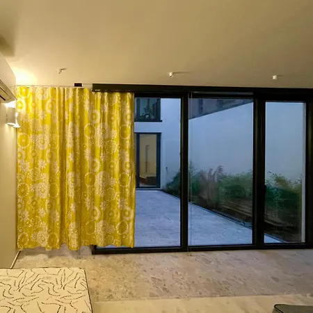 Apartamento Patio Urbano - Oasi Di Vetro E Quiete Turim