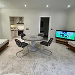 Apartamento Glass & Charme - *