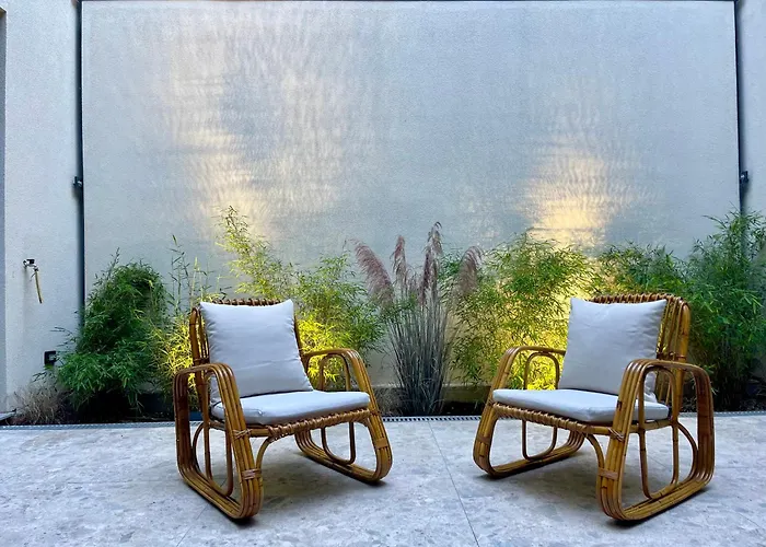 Glass & Charme - *